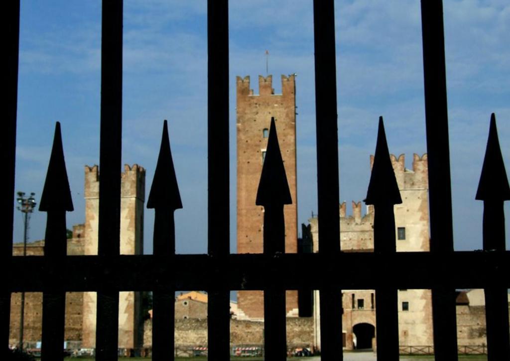 Bed And Breakfast Castello Villafranca di Verona Exterior photo